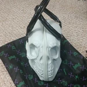 Skull Purse Glow in the dark. KREEPSVILLE